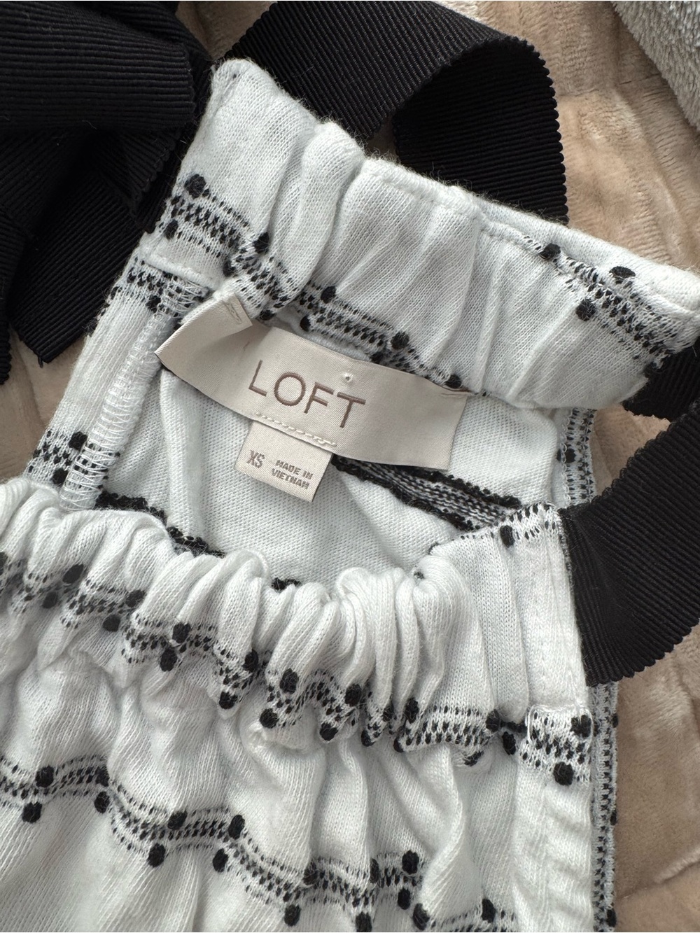 LOFT White Black Textured Stripe Sleeveless Blouse Size XS Bow Back Top - Picture 4 of 5